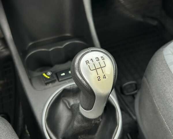 Чорний Шкода Фабія, об'ємом двигуна 1.2 л та пробігом 166 тис. км за 5300 $, фото 16 на Automoto.ua