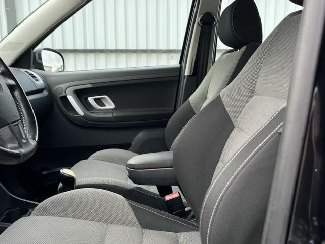 Черный Шкода Фабия, объемом двигателя 1.4 л и пробегом 213 тыс. км за 5700 $, фото 19 на Automoto.ua