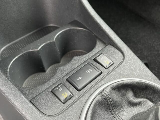 Черный Шкода Фабия, объемом двигателя 1.4 л и пробегом 213 тыс. км за 5700 $, фото 11 на Automoto.ua