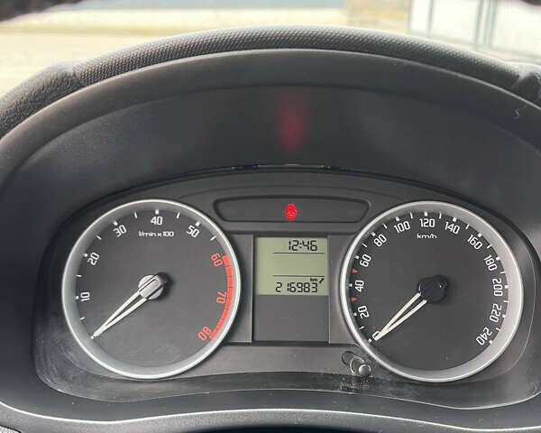 Черный Шкода Фабия, объемом двигателя 1.39 л и пробегом 216 тыс. км за 5700 $, фото 14 на Automoto.ua