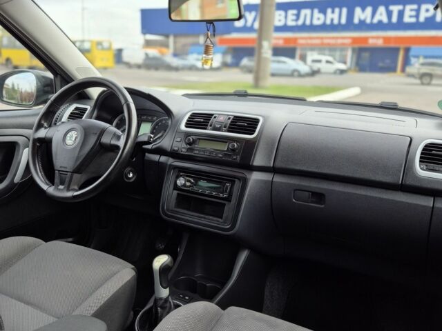 Шкода Фабия 2009 в Луцке на Automoto.ua Черный Шкода Фабия, объемом двигателя 1.4 л и пробегом 192 тыс. км за 5500 $, фото 6 на Automoto.ua