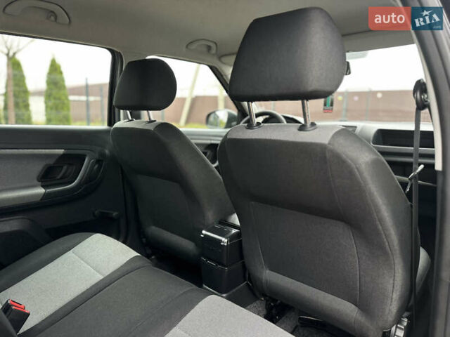 Черный Шкода Фабия, объемом двигателя 1.2 л и пробегом 95 тыс. км за 5200 $, фото 33 на Automoto.ua