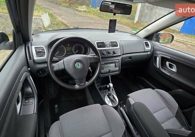 Чорний Шкода Фабія, об'ємом двигуна 1.6 л та пробігом 201 тис. км за 7999 $, фото 1 на Automoto.ua
