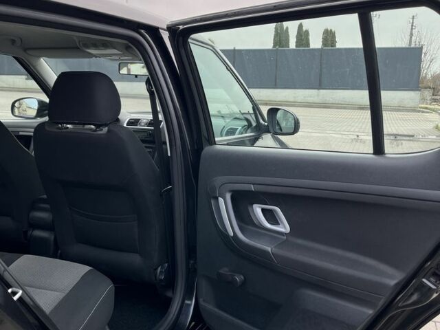 Черный Шкода Фабия, объемом двигателя 1.4 л и пробегом 213 тыс. км за 5700 $, фото 15 на Automoto.ua