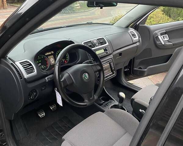 Черный Шкода Фабия, объемом двигателя 1.6 л и пробегом 218 тыс. км за 6350 $, фото 35 на Automoto.ua