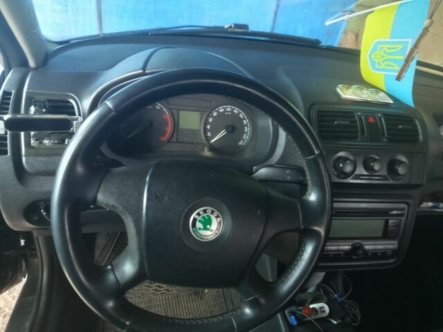 Чорний Шкода Фабія, об'ємом двигуна 1.4 л та пробігом 288 тис. км за 3800 $, фото 5 на Automoto.ua