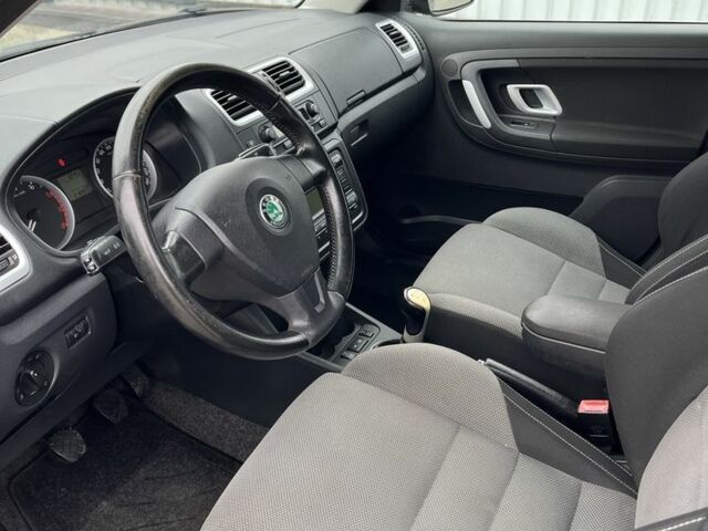 Черный Шкода Фабия, объемом двигателя 1.4 л и пробегом 213 тыс. км за 5700 $, фото 7 на Automoto.ua