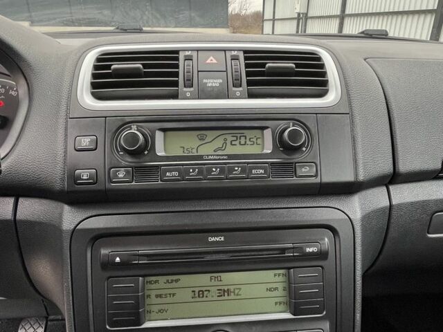 Черный Шкода Фабия, объемом двигателя 1.4 л и пробегом 213 тыс. км за 5700 $, фото 10 на Automoto.ua