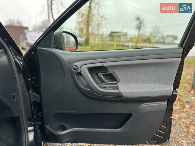 Черный Шкода Фабия, объемом двигателя 1.2 л и пробегом 95 тыс. км за 5200 $, фото 35 на Automoto.ua