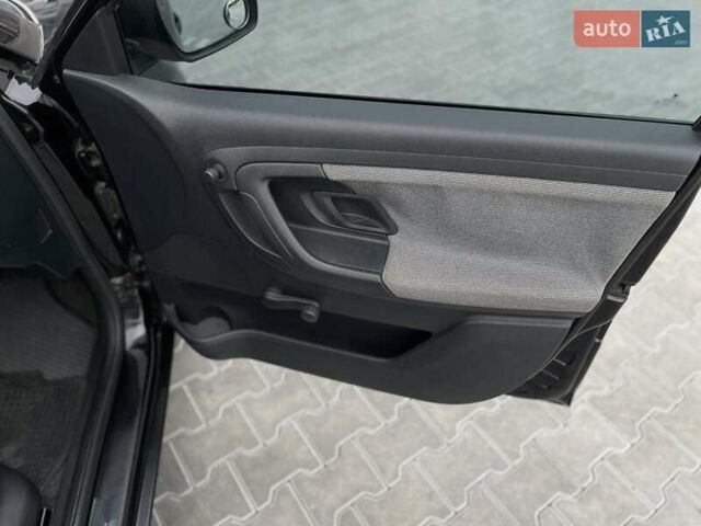 Черный Шкода Фабия, объемом двигателя 1.2 л и пробегом 250 тыс. км за 4400 $, фото 22 на Automoto.ua