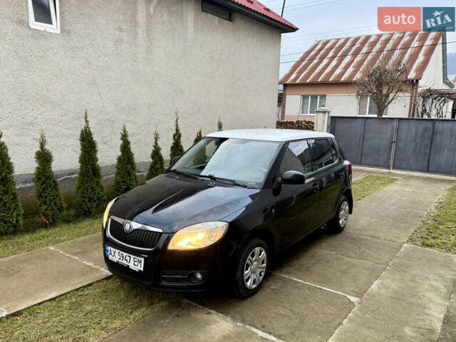 Черный Шкода Фабия, объемом двигателя 1.4 л и пробегом 250 тыс. км за 4000 $, фото 3 на Automoto.ua