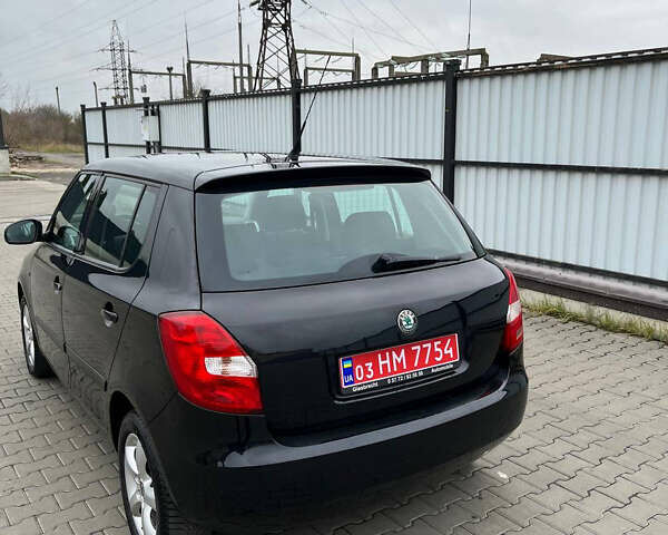 Черный Шкода Фабия, объемом двигателя 1.39 л и пробегом 216 тыс. км за 5700 $, фото 8 на Automoto.ua