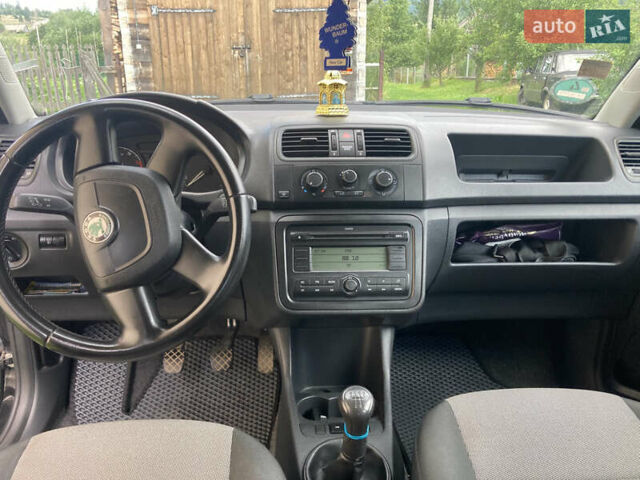 Черный Шкода Фабия, объемом двигателя 1.2 л и пробегом 285 тыс. км за 3300 $, фото 6 на Automoto.ua