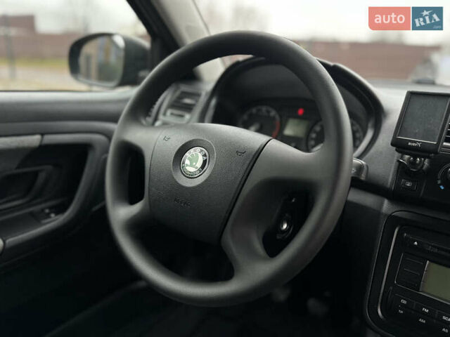 Черный Шкода Фабия, объемом двигателя 1.2 л и пробегом 95 тыс. км за 5200 $, фото 41 на Automoto.ua