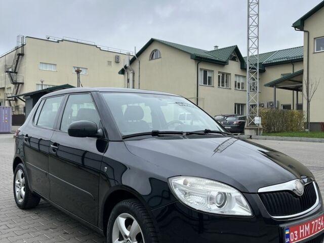 Черный Шкода Фабия, объемом двигателя 1.4 л и пробегом 213 тыс. км за 5700 $, фото 5 на Automoto.ua