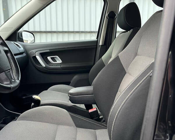 Черный Шкода Фабия, объемом двигателя 1.39 л и пробегом 216 тыс. км за 5700 $, фото 23 на Automoto.ua