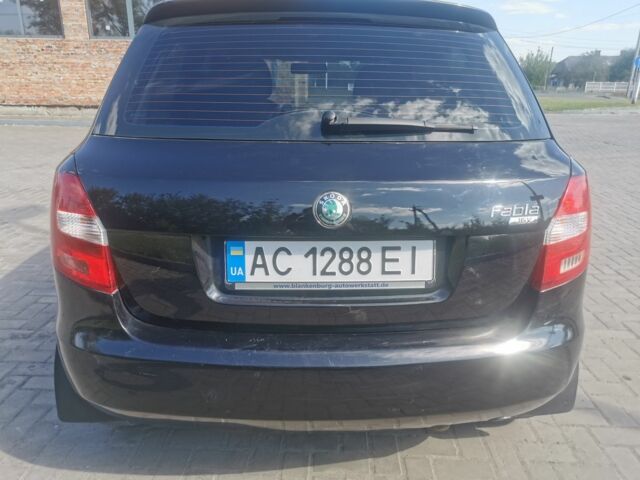 Черный Шкода Фабия, объемом двигателя 1.4 л и пробегом 291 тыс. км за 3800 $, фото 5 на Automoto.ua