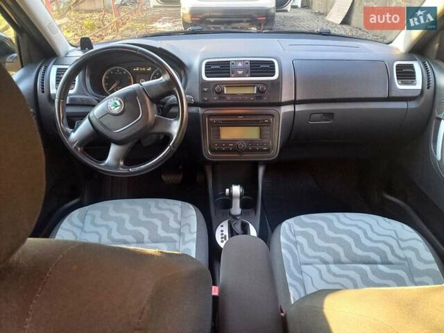 Чорний Шкода Фабія, об'ємом двигуна 1.6 л та пробігом 185 тис. км за 6900 $, фото 4 на Automoto.ua