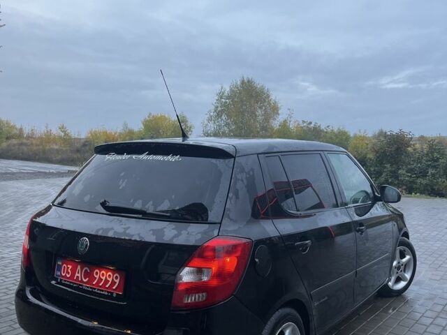 Черный Шкода Фабия, объемом двигателя 1.4 л и пробегом 192 тыс. км за 4999 $, фото 2 на Automoto.ua