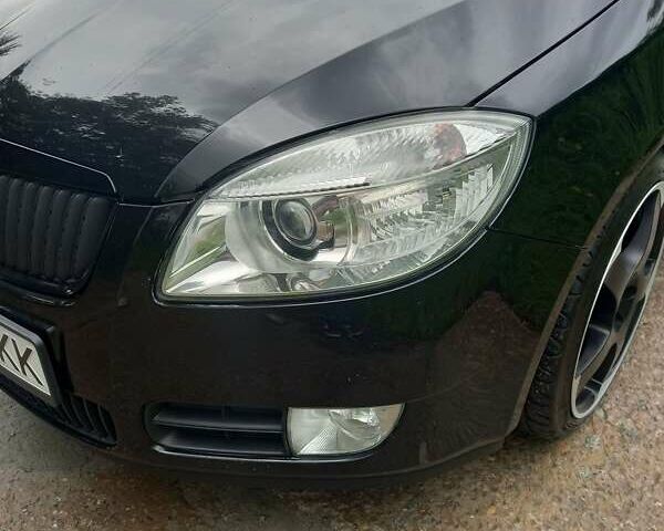 Черный Шкода Фабия, объемом двигателя 1.6 л и пробегом 216 тыс. км за 7300 $, фото 4 на Automoto.ua