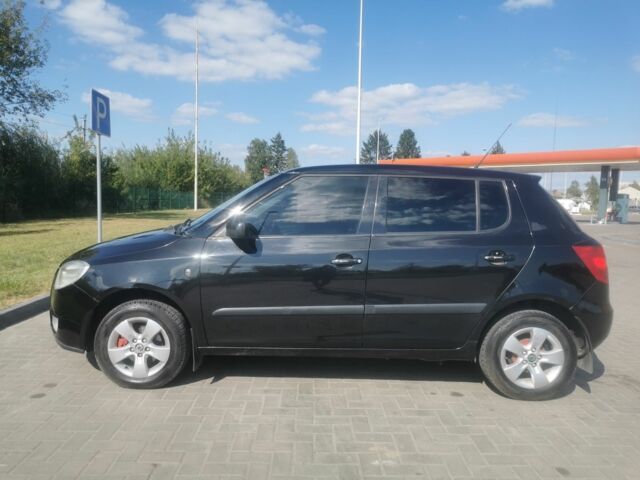 Черный Шкода Фабия, объемом двигателя 1.4 л и пробегом 291 тыс. км за 3800 $, фото 3 на Automoto.ua