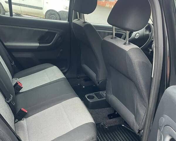 Чорний Шкода Фабія, об'ємом двигуна 1.39 л та пробігом 245 тис. км за 5300 $, фото 6 на Automoto.ua