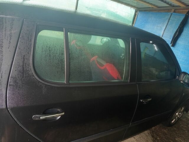 Чорний Шкода Фабія, об'ємом двигуна 1.4 л та пробігом 288 тис. км за 3800 $, фото 3 на Automoto.ua