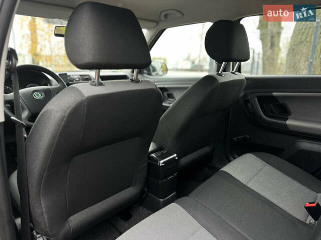 Черный Шкода Фабия, объемом двигателя 1.2 л и пробегом 95 тыс. км за 5200 $, фото 29 на Automoto.ua