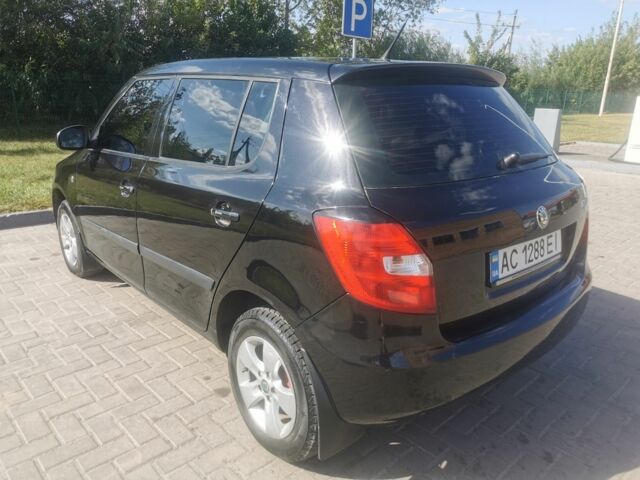 Черный Шкода Фабия, объемом двигателя 1.4 л и пробегом 291 тыс. км за 3800 $, фото 13 на Automoto.ua