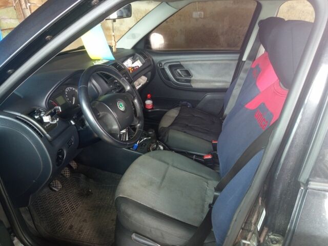 Чорний Шкода Фабія, об'ємом двигуна 1.4 л та пробігом 288 тис. км за 3800 $, фото 6 на Automoto.ua