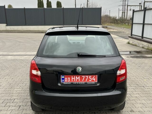 Черный Шкода Фабия, объемом двигателя 1.4 л и пробегом 213 тыс. км за 5700 $, фото 2 на Automoto.ua