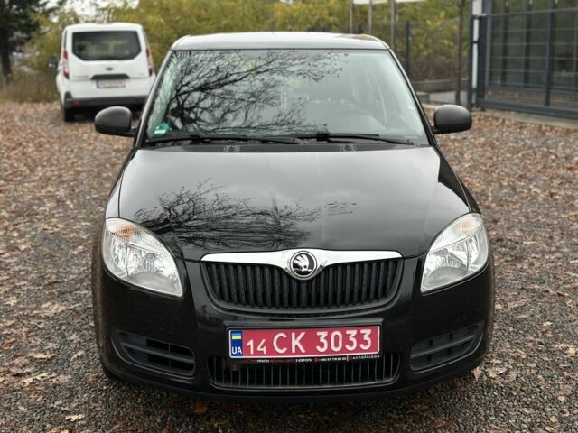 Черный Шкода Фабия, объемом двигателя 1.2 л и пробегом 95 тыс. км за 5200 $, фото 1 на Automoto.ua