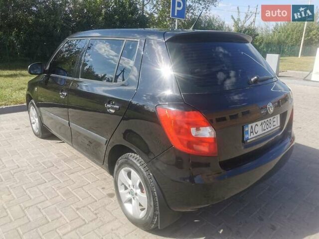 Черный Шкода Фабия, объемом двигателя 1.39 л и пробегом 300 тыс. км за 3800 $, фото 5 на Automoto.ua