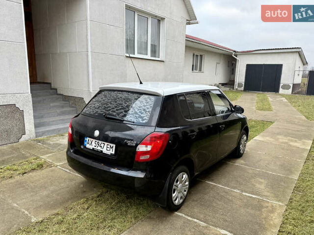 Черный Шкода Фабия, объемом двигателя 1.4 л и пробегом 250 тыс. км за 4000 $, фото 4 на Automoto.ua