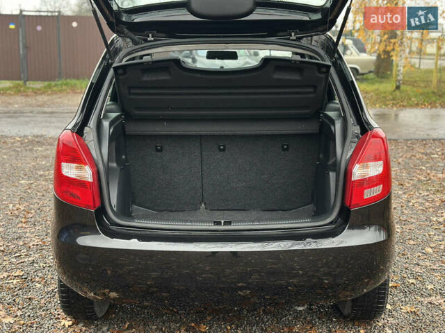 Черный Шкода Фабия, объемом двигателя 1.2 л и пробегом 95 тыс. км за 5200 $, фото 31 на Automoto.ua