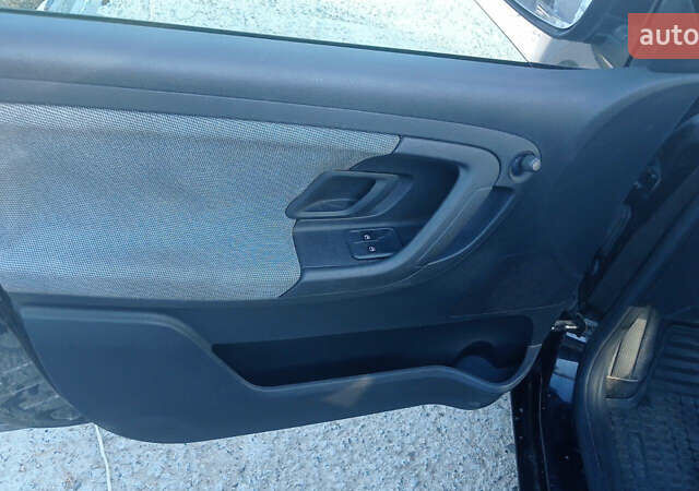 Черный Шкода Фабия, объемом двигателя 1.2 л и пробегом 250 тыс. км за 3500 $, фото 11 на Automoto.ua