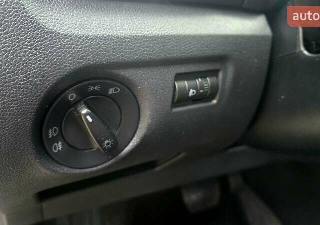 Чорний Шкода Фабія, об'ємом двигуна 1.6 л та пробігом 201 тис. км за 7999 $, фото 42 на Automoto.ua