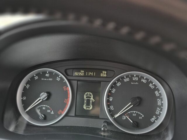 Шкода Фабия 2009 в Луцке на Automoto.ua Черный Шкода Фабия, объемом двигателя 1.4 л и пробегом 192 тыс. км за 5500 $, фото 7 на Automoto.ua