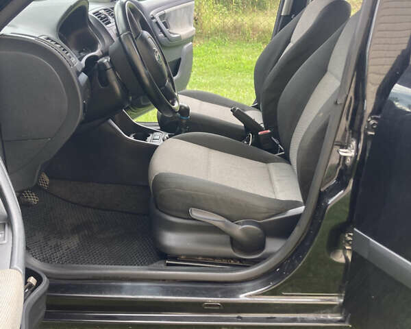 Черный Шкода Фабия, объемом двигателя 1.2 л и пробегом 285 тыс. км за 3300 $, фото 14 на Automoto.ua