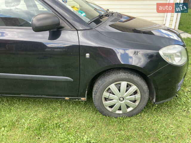 Черный Шкода Фабия, объемом двигателя 1.2 л и пробегом 285 тыс. км за 3300 $, фото 5 на Automoto.ua