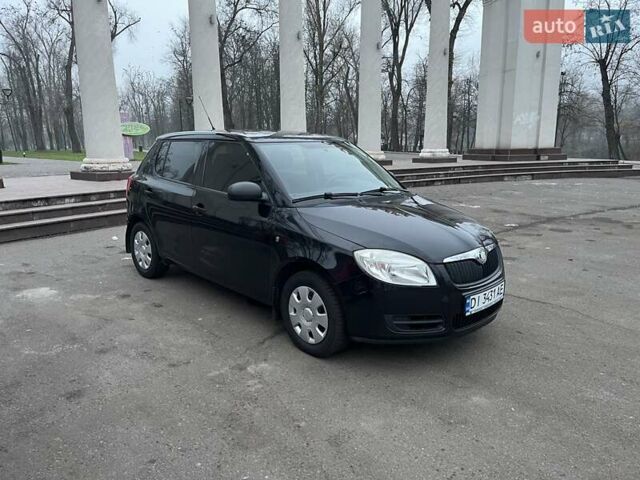 Черный Шкода Фабия, объемом двигателя 1.2 л и пробегом 229 тыс. км за 6000 $, фото 1 на Automoto.ua