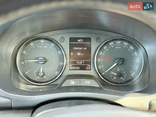 Черный Шкода Фабия, объемом двигателя 1.2 л и пробегом 209 тыс. км за 6300 $, фото 11 на Automoto.ua