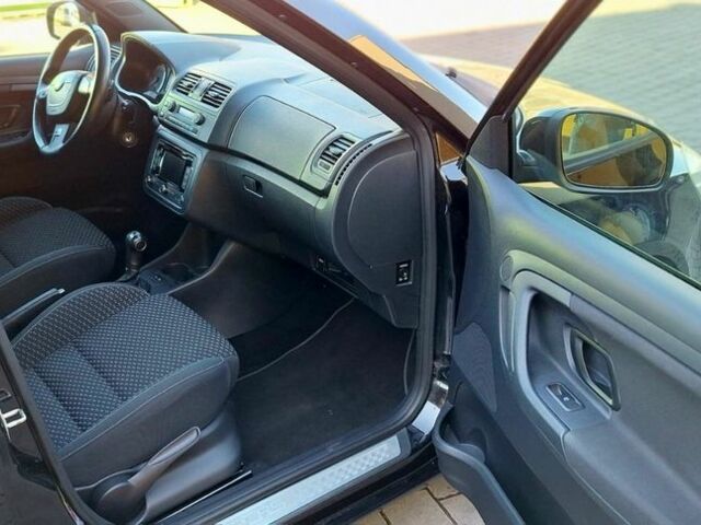 Черный Шкода Фабия, объемом двигателя 1.4 л и пробегом 183 тыс. км за 8700 $, фото 16 на Automoto.ua