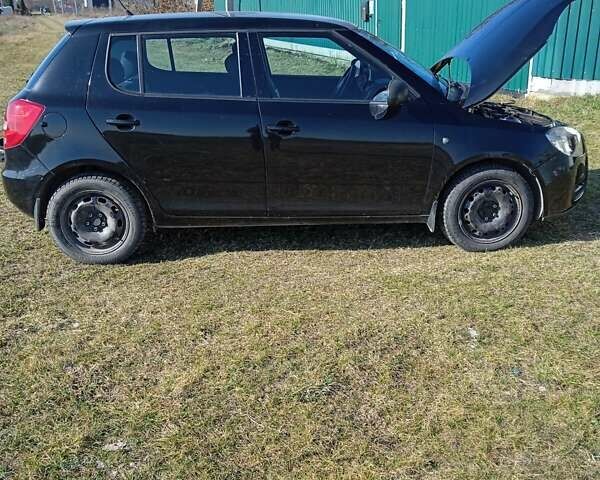 Черный Шкода Фабия, объемом двигателя 1.42 л и пробегом 175 тыс. км за 4800 $, фото 8 на Automoto.ua