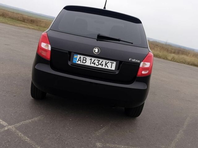 Черный Шкода Фабия, объемом двигателя 1.2 л и пробегом 189 тыс. км за 4800 $, фото 2 на Automoto.ua