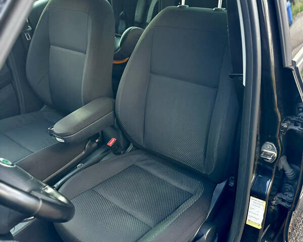 Черный Шкода Фабия, объемом двигателя 1.2 л и пробегом 209 тыс. км за 6300 $, фото 19 на Automoto.ua