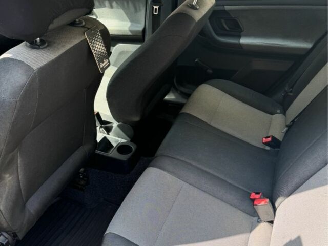 Черный Шкода Фабия, объемом двигателя 1.2 л и пробегом 266 тыс. км за 4400 $, фото 4 на Automoto.ua