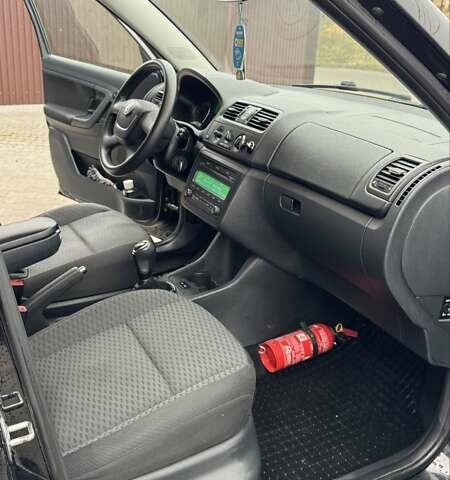 Черный Шкода Фабия, объемом двигателя 1.2 л и пробегом 257 тыс. км за 5600 $, фото 12 на Automoto.ua