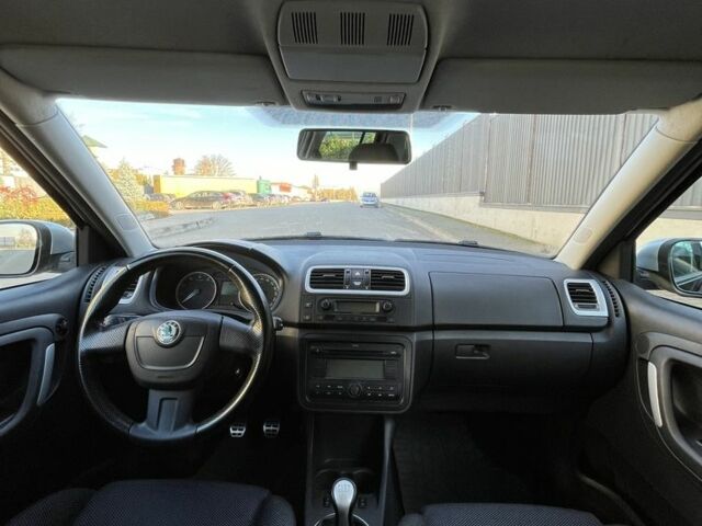 Черный Шкода Фабия, объемом двигателя 1.4 л и пробегом 226 тыс. км за 6100 $, фото 16 на Automoto.ua