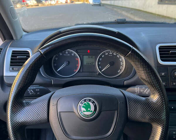 Чорний Шкода Фабія, об'ємом двигуна 1.39 л та пробігом 226 тис. км за 5700 $, фото 8 на Automoto.ua